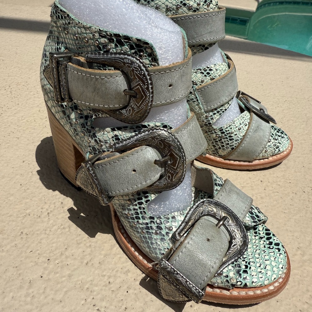 Freebird by Steven VIOLET SZ 6
